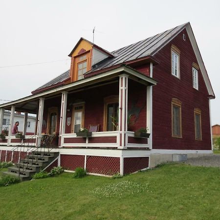 La Vieille Maison Rouge Saint-Tite Exteriör bild